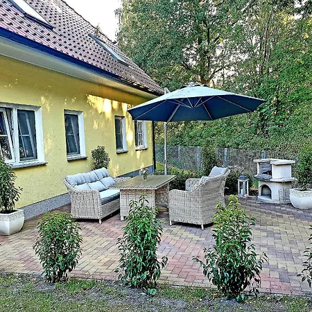 Am Deich 43 *